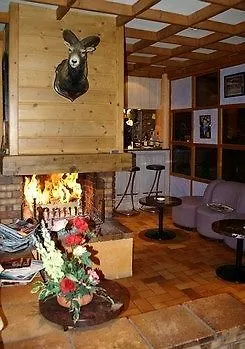 Du Hameau 3*