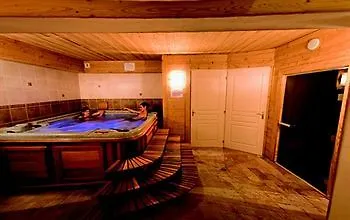 Du Hameau Hotell 3*