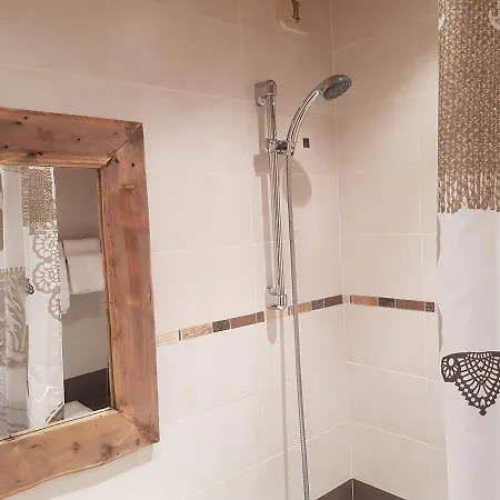 Du Hameau Hotell 3*