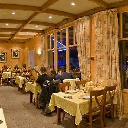Du Hameau