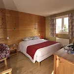 Du Hameau Отель 3*