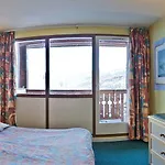 Du Hameau 3*
