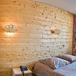 Du Hameau Отель Ла-Фу