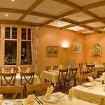 Du Hameau 3* Ла-Фу