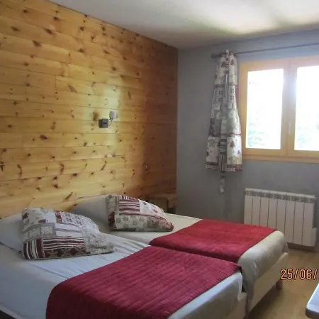 Du Hameau 3*