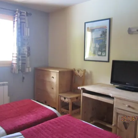 Du Hameau 3*